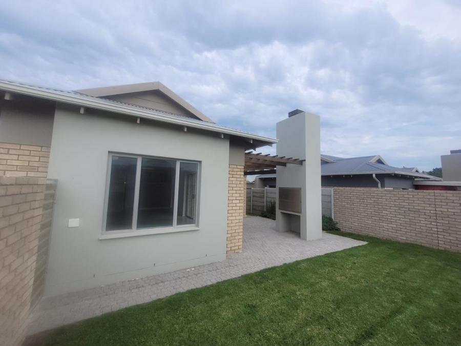 3 Bedroom Property for Sale in Mooikloof Country Estate Western Cape